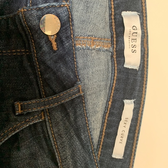 Guess Jeans - Picture 2 of 4